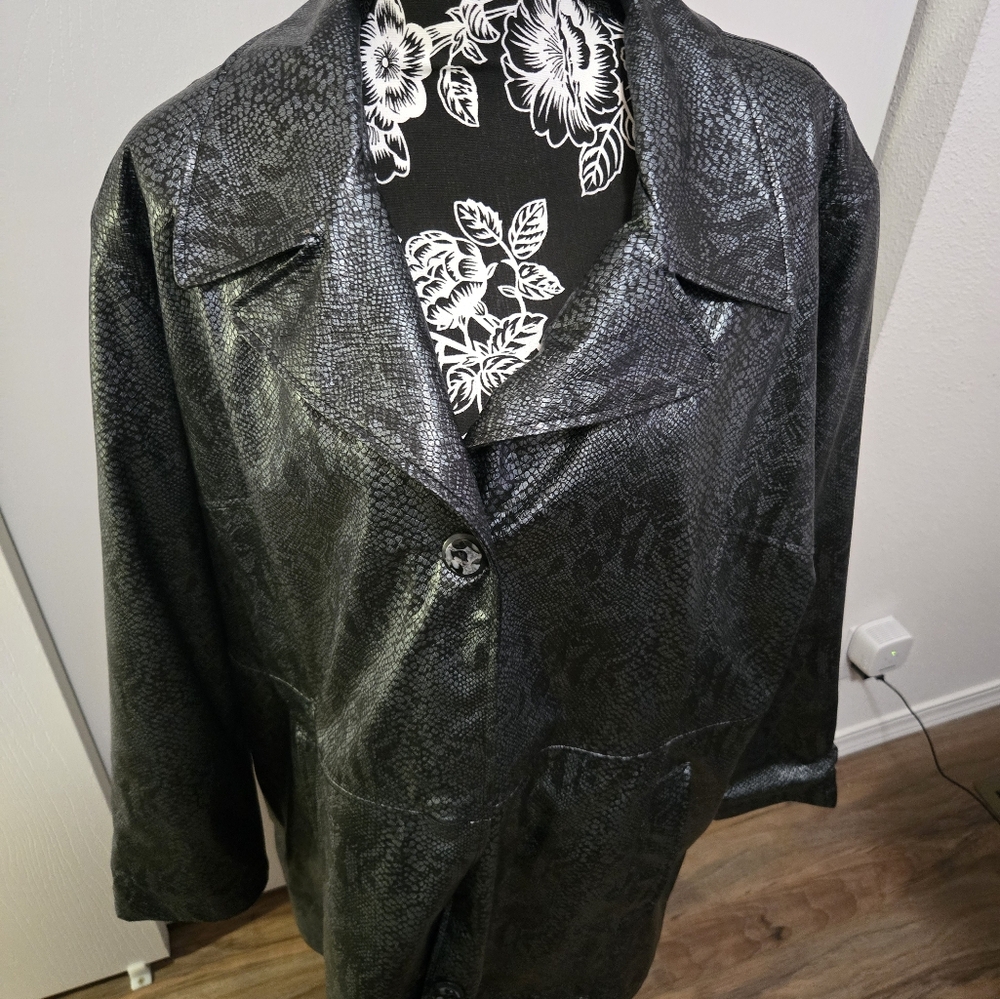 Ladies feau leather trench coat